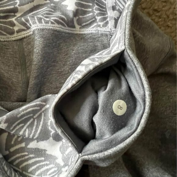 Lululemon gray leggings, size 8 - Picture 2 of 5